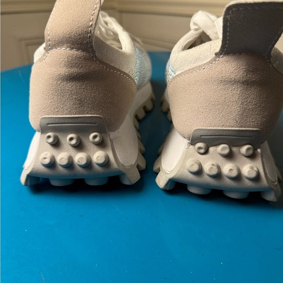 Yoki White Sparkling Sneakers with Textured Design - Picture 9 of 11